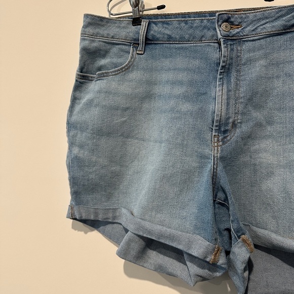 Old navy Jean Shorts - Picture 4 of 8